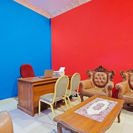 Oyo 91510 Homestay Utama Syariah Pekanbaru Exterior photo