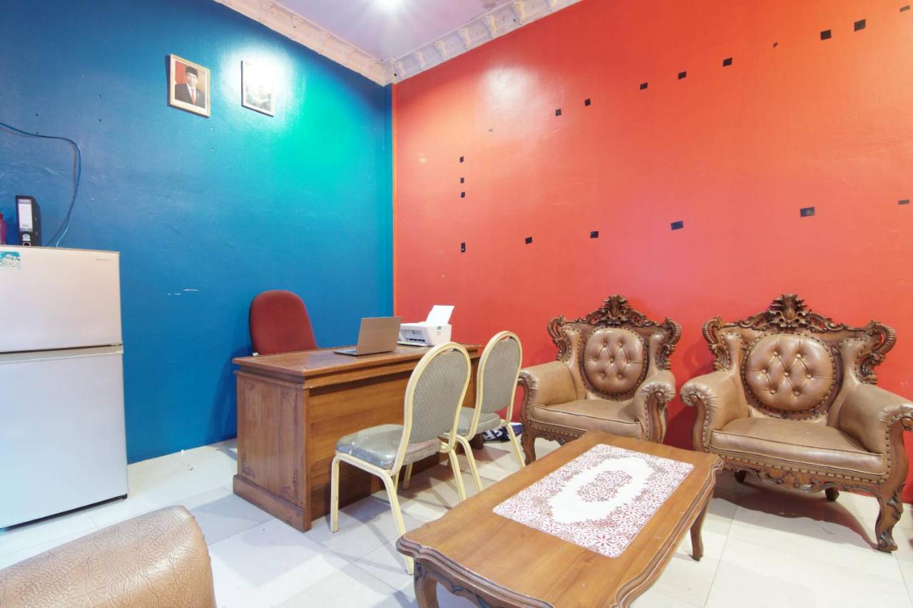 Oyo 91510 Homestay Utama Syariah Pekanbaru Exterior photo
