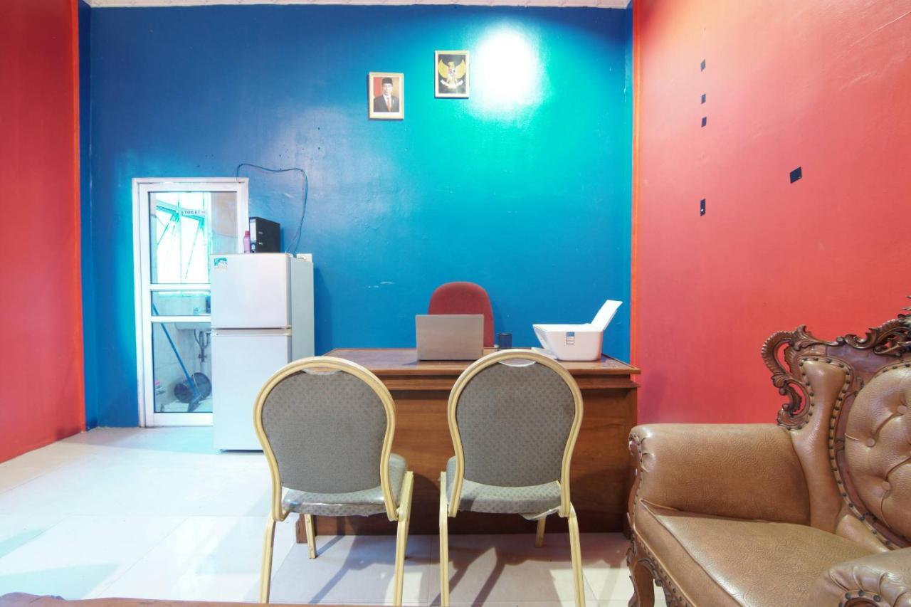Oyo 91510 Homestay Utama Syariah Pekanbaru Exterior photo