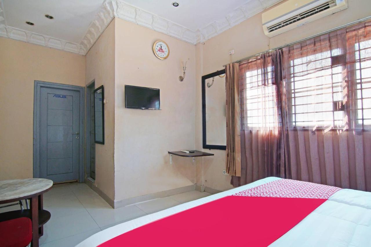 Oyo 91510 Homestay Utama Syariah Pekanbaru Exterior photo