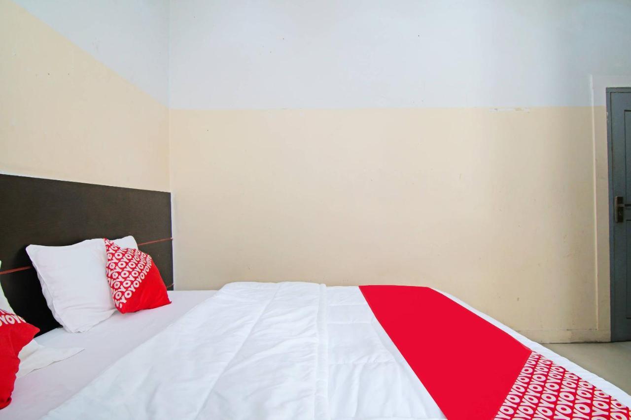 Oyo 91510 Homestay Utama Syariah Pekanbaru Exterior photo