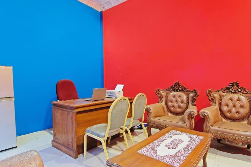 Oyo 91510 Homestay Utama Syariah Pekanbaru Exterior photo