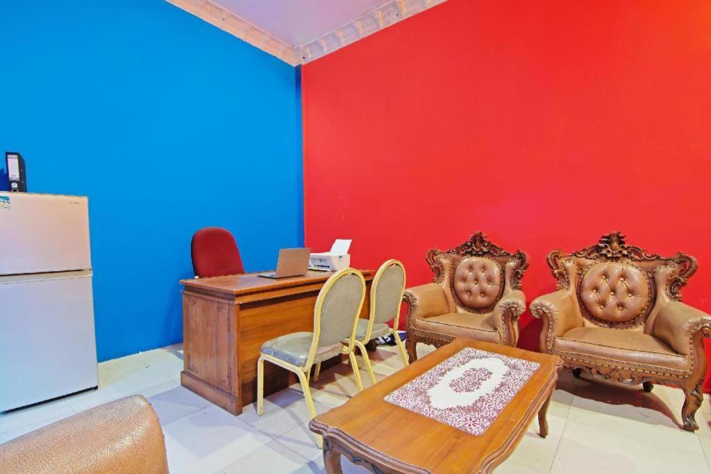 Oyo 91510 Homestay Utama Syariah Pekanbaru Exterior photo